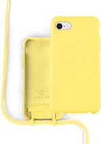 Coverzs Silicone case met koord - Telefoonhoesje met koord - Backcover hoesje met koord - touwtje - geschikt voor Apple iPhone SE 2022 - geel