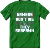 Gamers don't die pixel T-shirt | Gaming kleding | Grappig game verjaardag cadeau shirt Heren – Dames – Unisex | - Donker Groen - 3XL