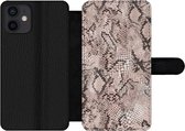 Bookcase Geschikt voor iPhone 12 telefoonhoesje - Dierenprint - Grijs - Zwart - Met vakjes - Wallet case met magneetsluiting