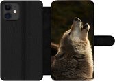 Bookcase Geschikt voor iPhone 12 Pro telefoonhoesje - Wolf - Grijs - Dieren - Met vakjes - Wallet case met magneetsluiting
