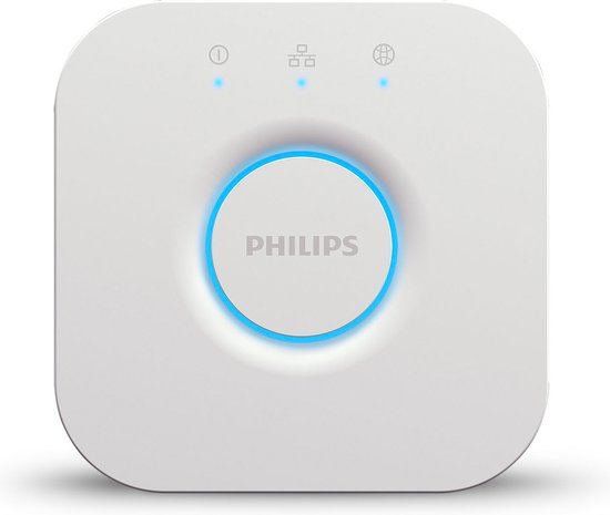 Witte Philips Hue Bridge met een blauwe, oplichtende ring en drie kleine indicatorlampjes.