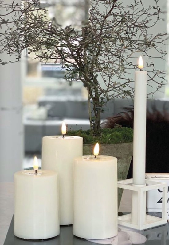 Luxe LED kaars - Crème LED Candle 2,2 x 24 cm - net een echte kaars! Deluxe  Homeart | bol.com