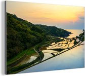 Wanddecoratie Metaal - Aluminium Schilderij Industrieel - Geweldige zonsondergang belicht de rijstvelden van China - 150x100 cm - Dibond - Foto op aluminium - Industriële muurdecoratie - Voor de woonkamer/slaapkamer