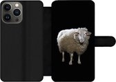 Bookcase Geschikt voor iPhone 13 Pro telefoonhoesje - Schaap - Boerderijdieren - Zwart - Met vakjes - Wallet case met magneetsluiting