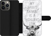 Bookcase Geschikt voor iPhone 13 Pro telefoonhoesje - Schotse hooglander - Marmer print - Quote - Met vakjes - Wallet case met magneetsluiting