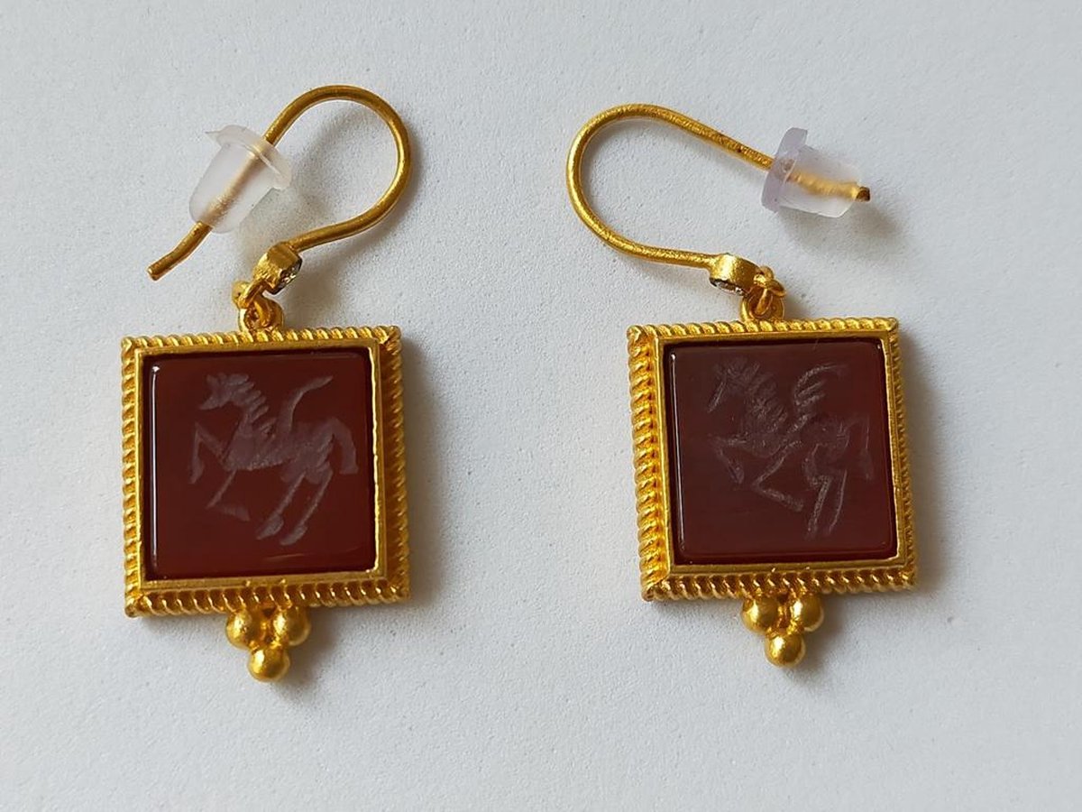 Icon - Kornalijn oorbellen - sieraden - 24 karaat goud