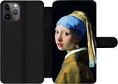 Bookcase Geschikt voor iPhone 11 Pro Max telefoonhoesje - Meisje met de parel - Johannes Vermeer - Met vakjes - Wallet case met magneetsluiting