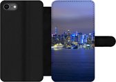Bookcase Geschikt voor iPhone 7 telefoonhoesje - New York - Skyline - Nacht - Met vakjes - Wallet case met magneetsluiting