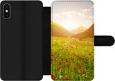 Bookcase Geschikt voor iPhone XS telefoonhoesje - Bloemen - Berg - Zon - Met vakjes - Wallet case met magneetsluiting
