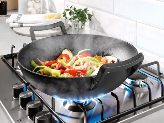 lätt Home Cast Iron Wok, 31 x 8.5 cm, Suitable for Induction, Glass Ceramic, Gas and Grill, Even Cooking, Practical Handles, Robust and Durable Design, Black