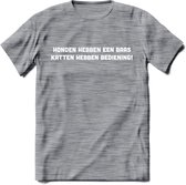 Kattenbediening - Katten T-Shirt Kleding Cadeau | Dames - Heren - Unisex | Kat / Dieren shirt | Grappig Verjaardag kado | Tshirt Met Print | - Donker Grijs - Gemaleerd - S