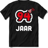 94 Jaar Feest kado T-Shirt Heren / Dames - Perfect Verjaardag Cadeau Shirt - Wit / Rood - Maat S