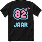 82 Jaar Feest kado T-Shirt Heren / Dames - Perfect Verjaardag Cadeau Shirt - Licht Blauw / Licht Roze - Maat M