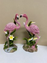 Flamingo's "bloemen" set van 2 stuks - polyresin - roze - hoogte 20x11x7 cm - Woonaccesoires - Woondecoratie - Beeldjes
