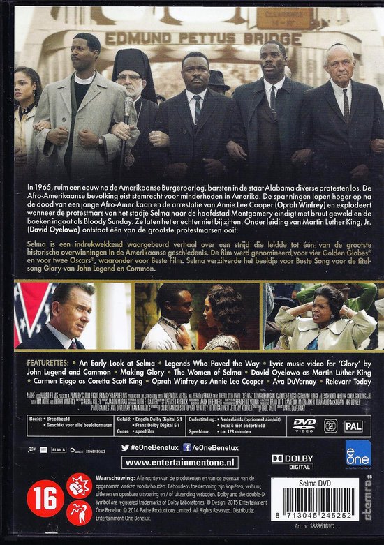 De DVD-hoes van Selma toont een groep mensen die meelopen in een protestmars, met in het midden Martin Luther King Jr. en Coretta Scott King.