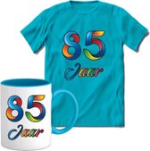 85 Jaar Vrolijke Verjaadag T-shirt met mok giftset Blauw | Verjaardag cadeau pakket set | Grappig feest shirt Heren – Dames – Unisex kleding | Koffie en thee mok | Maat M