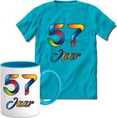 57 Jaar Vrolijke Verjaadag T-shirt met mok giftset Blauw | Verjaardag cadeau pakket set | Grappig feest shirt Heren – Dames – Unisex kleding | Koffie en thee mok | Maat L