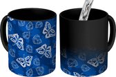 Magische Mok - Foto op Warmte Mokken - Koffiemok - Vlinder - Insecten - Blauw - Wit - Design - Magic Mok - Beker - 350 ML - Theemok