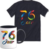 76 Jaar Vrolijke Verjaadag T-shirt met mok giftset Zwart | Verjaardag cadeau pakket set | Grappig feest shirt Heren – Dames – Unisex kleding | Koffie en thee mok | Maat M
