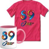 89 Jaar Vrolijke Verjaadag T-shirt met mok giftset Roze | Verjaardag cadeau pakket set | Grappig feest shirt Heren – Dames – Unisex kleding | Koffie en thee mok | Maat L