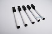 Vijf magnetische whiteboard stiften zwart (met magneet / wisser in dop)