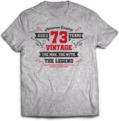 73 Jaar Legend - Feest kado T-Shirt Heren / Dames - Antraciet Grijs / Rood - Perfect Verjaardag Cadeau Shirt - grappige Spreuken, Zinnen en Teksten. Maat M