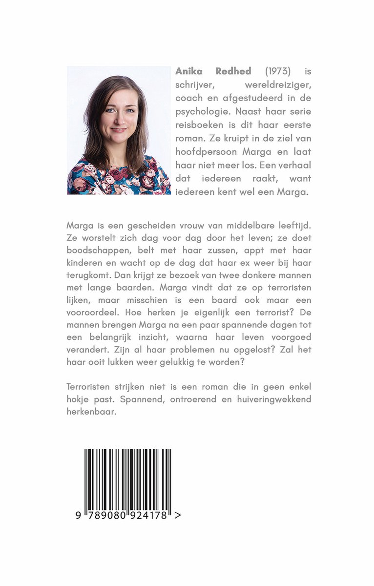 Anika Redhed, auteur, met een bloemenprint blouse.