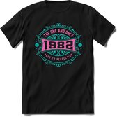 1982 The One And Only | Feest Kado T-Shirt Heren - Dames | Cobalt - Licht Roze | Perfect Verjaardag Cadeau Shirt | Grappige Spreuken - Zinnen - Teksten | Maat S