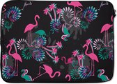 Laptophoes 13 inch - Flamingo - Patroon - Roze - Jungle - Laptop sleeve - Binnenmaat 32x22,5 cm - Zwarte achterkant