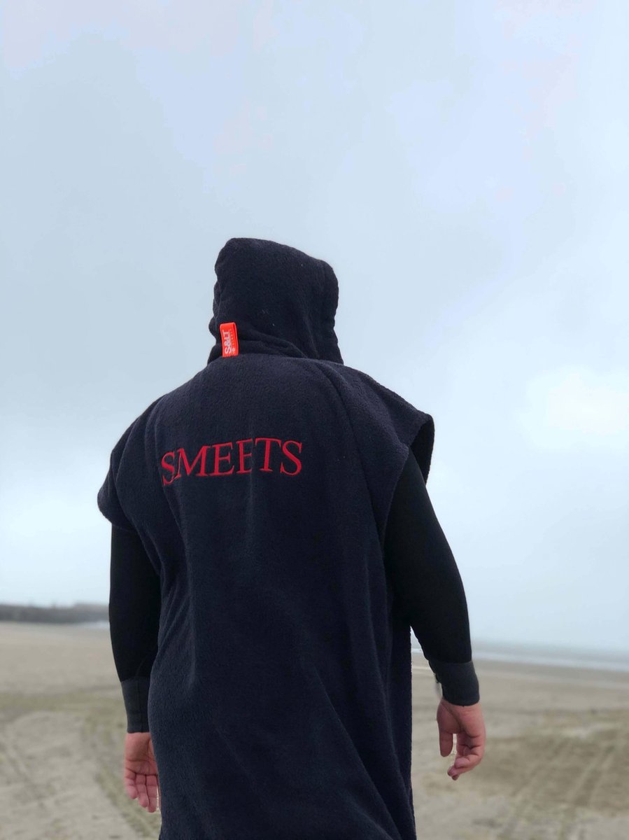 Badstof Surfponcho Zwart S/M - met Capuchon - 100% Katoen, 450 gr/m2 - Unisex - Dames & Heren - Poncho - Badcape -Surf Accessoires