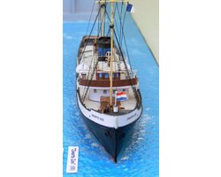 Omslag van Zwarte Zee III, keus in waterlijn of volle romp (rederij kleuren, zwarte romp) 1:200