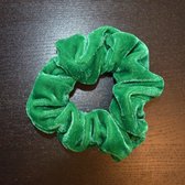 IRSA Scrunchie Velvet Groen - haarwokkel - Haarelastiek - Haaraccessoire (1 stuk)