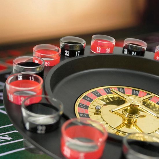 Thumbnail van een extra afbeelding van het spel 19-Delig roulette drinkspel - met 16 shots glazen - Ø30cm diameter