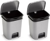 Set de 2x poubelles en plastique / poubelles / poubelles à pédale en argent de 7,5 litres avec poubelle intérieure, couvercle et pédale.