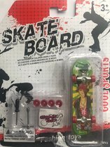 Miniatuur Skateboard - | Fingerboard Deck | Vingerskateboard | Vingerboard | Mini Board |9.5 cm inclusief 4 willen schroevendraaier en dopsleutel