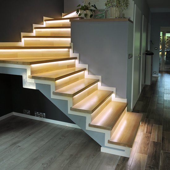 Bande LED - Éclairage escalier - Sanola Tropo - 15 marches - Dimmable -  Télécommande -... | bol
