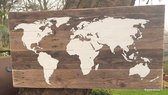 Wereldkaart op hout