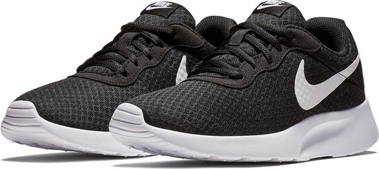 Nike Tanjun Dames Sneakers - Black/White - Maat 36 | bol