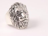 Zware zilveren ring met leeuwenkop - maat 17.5