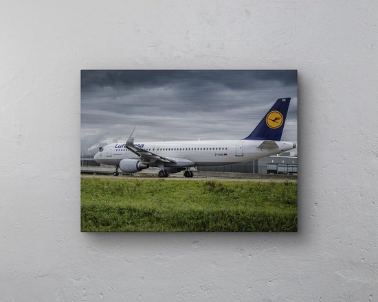 Lufthansa Airbus A320 Taxiënd Aluminium print - inclusief ophangplaatjes - luchtvaart muurdecoratie