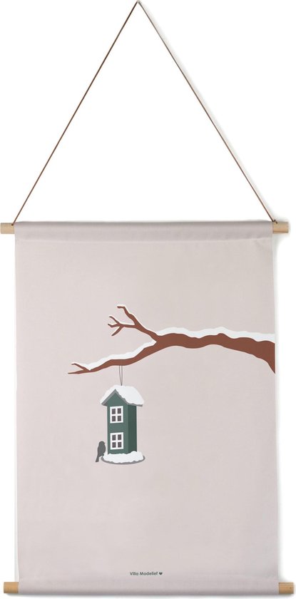 Villa Madelief Interieurbanner Vogelhuisje - Textielposter - 120x160cm - Wandkleed - Wandtapijt - Wanddecoratie voor thuis - Makkelijk op te hangen - Poster met houten hangers