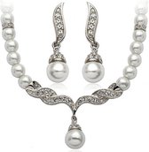 Sieraden Set Pearls Zilverkleurige  | Ketting & Oorbellen | Bruid - Bruidsmeid - Bruidsmeisje | Feest - Gelegenheid - Bruiloft - Kerst - Gala - Communie