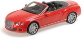 De 1:18 Diecast Modelcar van de Bentley Coninental GT Speed Convertible van 2013 in Red.This schaalmodel is begrensd door 999 stuks. De fabrikant is Minichamps.Dit model is alleen online beschikbaar.