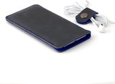 JACCET lederen iPhone 12 Pro sleeve - antraciet/zwart leer met blauw wolvilt - Handgemaakt in Nederland