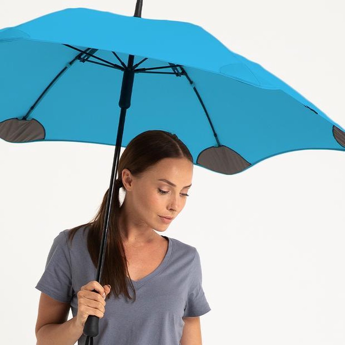 Parapluie droit classic Blunt bleu marine résistant aux fortes rafales de  vent