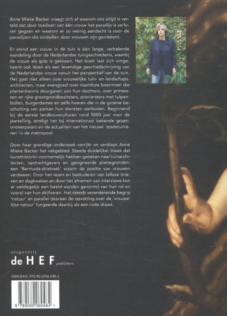 Boekomslag met portret van een vrouw en tekst over het boek 'Er stond een vrouw in de tuin'.