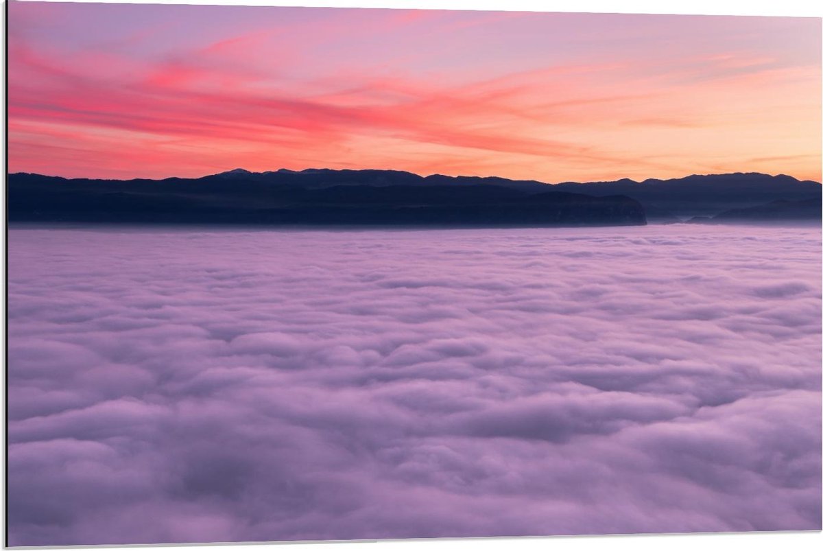 Dibond - Wolkenveld met Zonsondergang - 90x60cm Foto op Aluminium (Wanddecoratie van metaal) op Prijzenvolger.com
