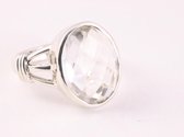 Opengewerkte zilveren ring met bergkristal - maat 18
