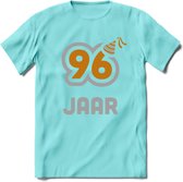 96 Jaar Feest T-Shirt | Goud - Zilver | Grappig Verjaardag Cadeau Shirt | Dames - Heren - Unisex | Tshirt Kleding Kado | - Licht Blauw - M