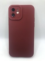 Hoogwaardige Siliconen hoesje met bescherming rondom Camera/Lens - Geschikt voor iPhone 11 - Bordeaux (Let OP: Past Alleen 11)